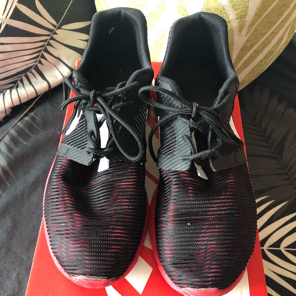 Nike Roshe Sneakers